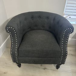 Grey tufted Armchair For Sale