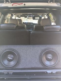 2 Dual Skar 12'  Audio Subwoofers in Carpeted Box