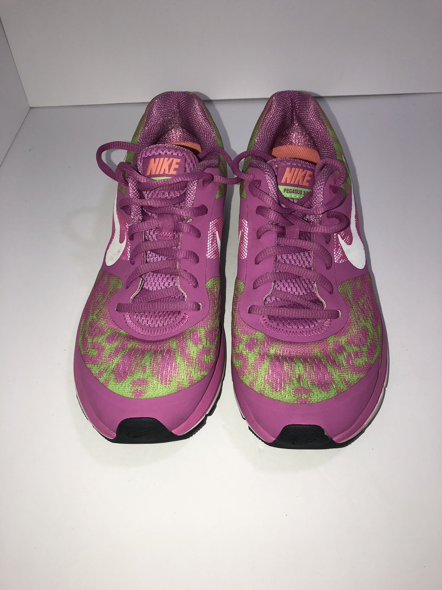 zelf Welke grafiek Women's Nike Air Pegasus 30 LE Running Shoes 616462-613 Size 8.5 for Sale  in Brooklyn, NY - OfferUp