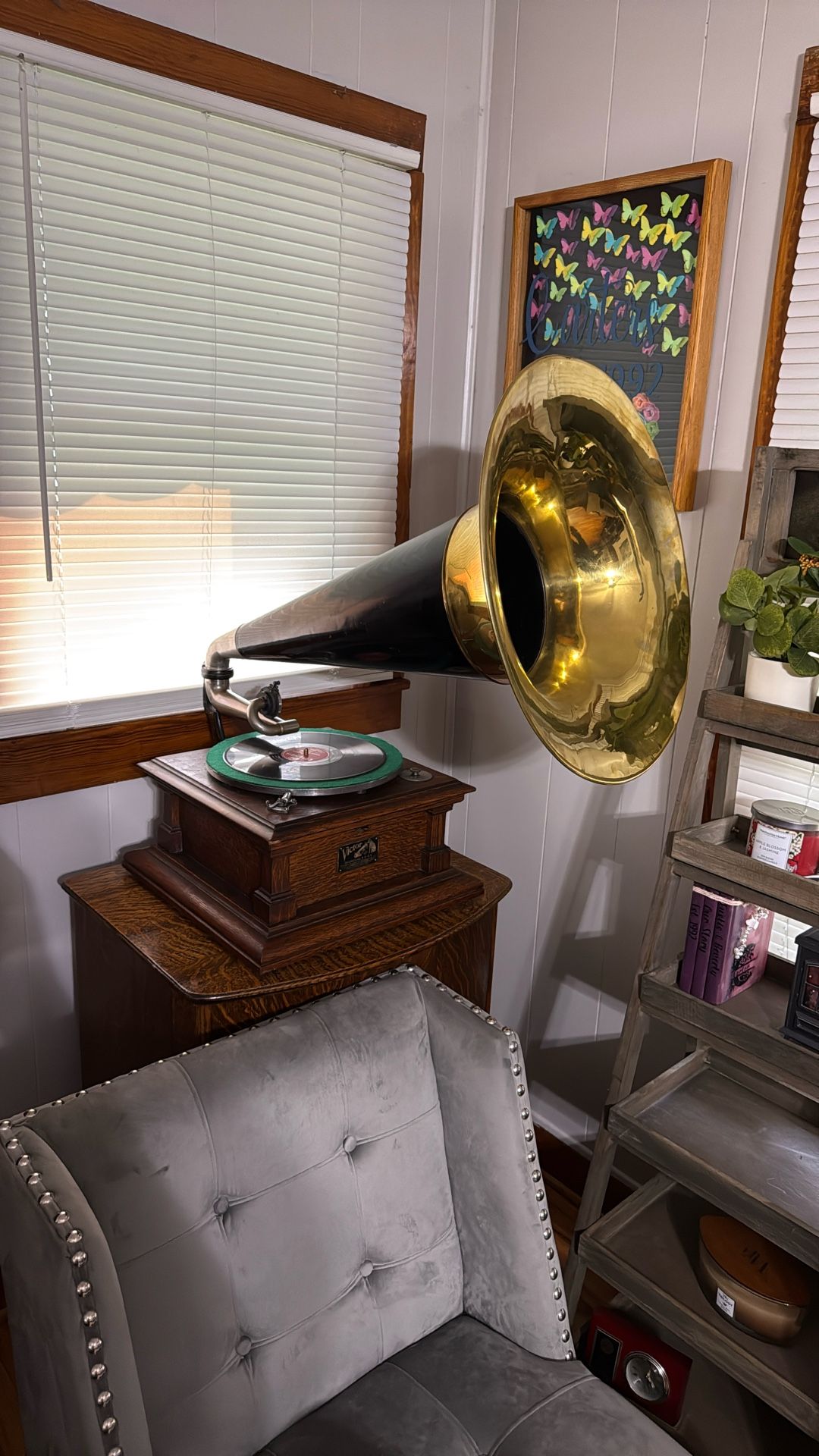 Victor 5 Phonograph
