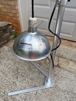 Brooder/ Heat Lamp with 8 foot cord