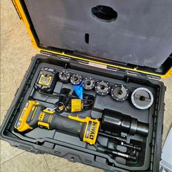 BRANDNEW!! DEWALT 20V Lithium-Ion Cordless 1/2 in. - 2 in. Knock-Out Tool Kit