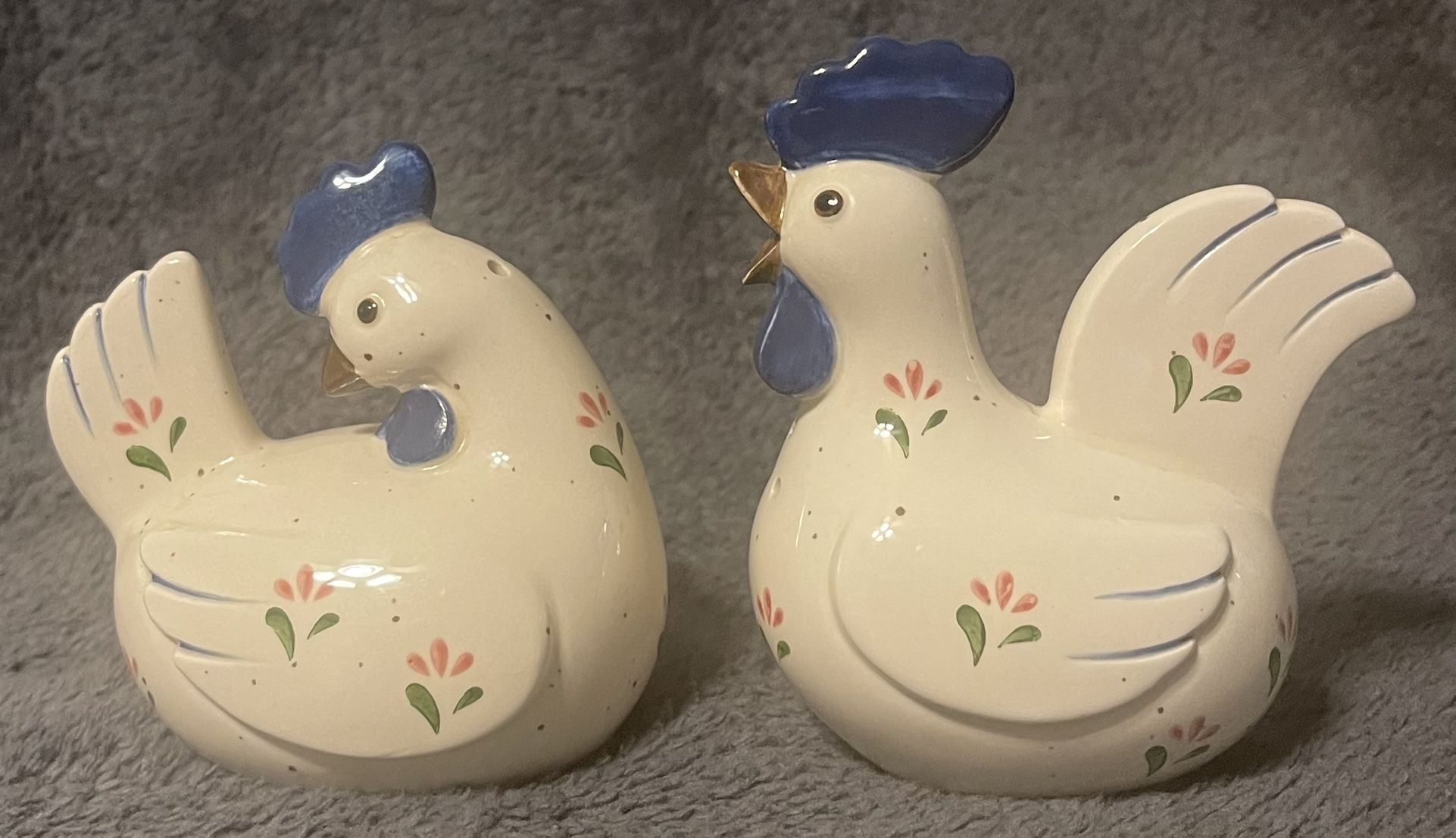 Vintage Otagiri Floral Pattern Chicken Salt and Pepper Shakers Set of 2.