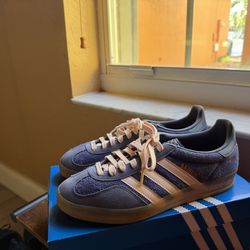 Adidas Gazelle Navy Suede Gum Sole Size 9 men