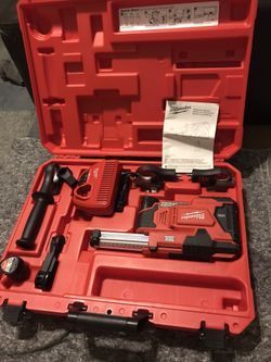 HammerVac universal dust extraction kit with batteries, charger and kit