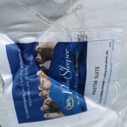 Serta Master King  Excellent Condition  Negotiable Quick Sales 