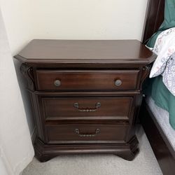 Queen Size Bedroom Set 