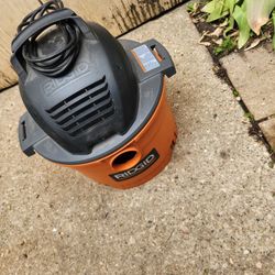 Wet and dry vacuum 6 gallons