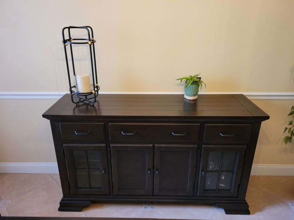 Macys Baker Street dining set, 9 Pieces for Sale in Orlando, FL OfferUp