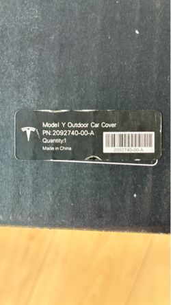 Brand new xl car cover made for  Tesla c