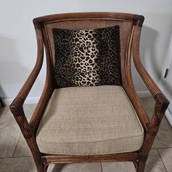 Cane chair,old style radio