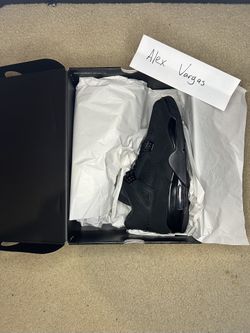 Black Cat Jordan 4