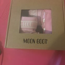 MOON BOOTS 