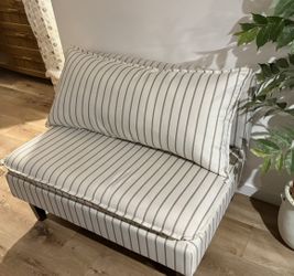 Settee Chair