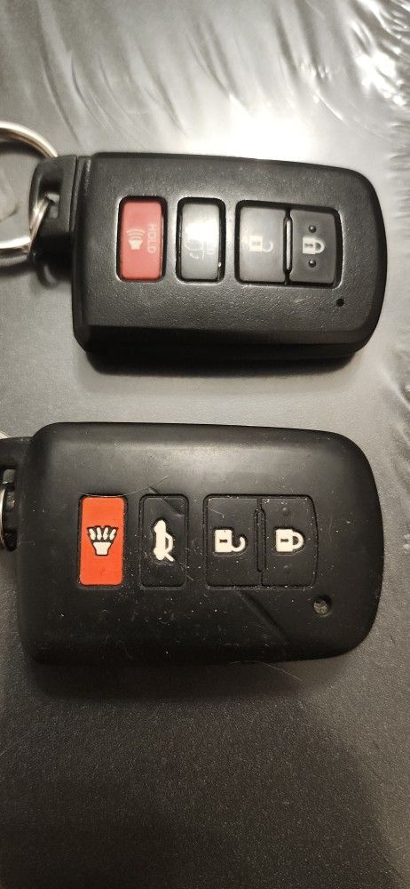 Toyota RAV4 KEYS 