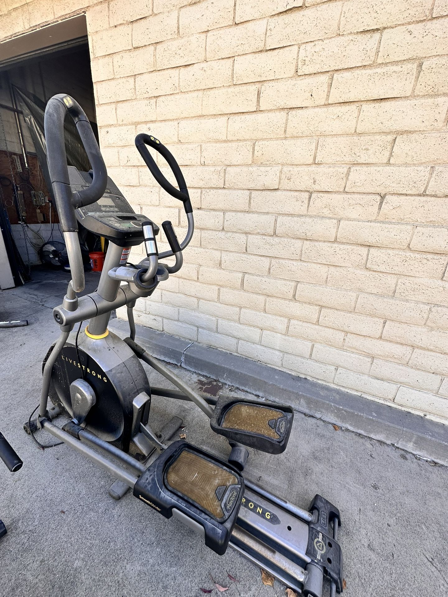 Elliptical Exercise Machine for Sale in Orange, CA OfferUp