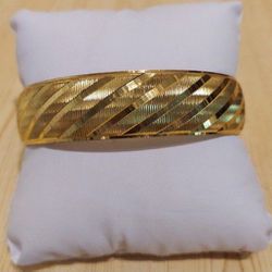 LOT'S BANGLE GOLD PLATED BRACELET🪬 $15 EACH🪬 EXTREME DOWNSIZING!! PRICE HAS BEEN REDUCED & FIRM