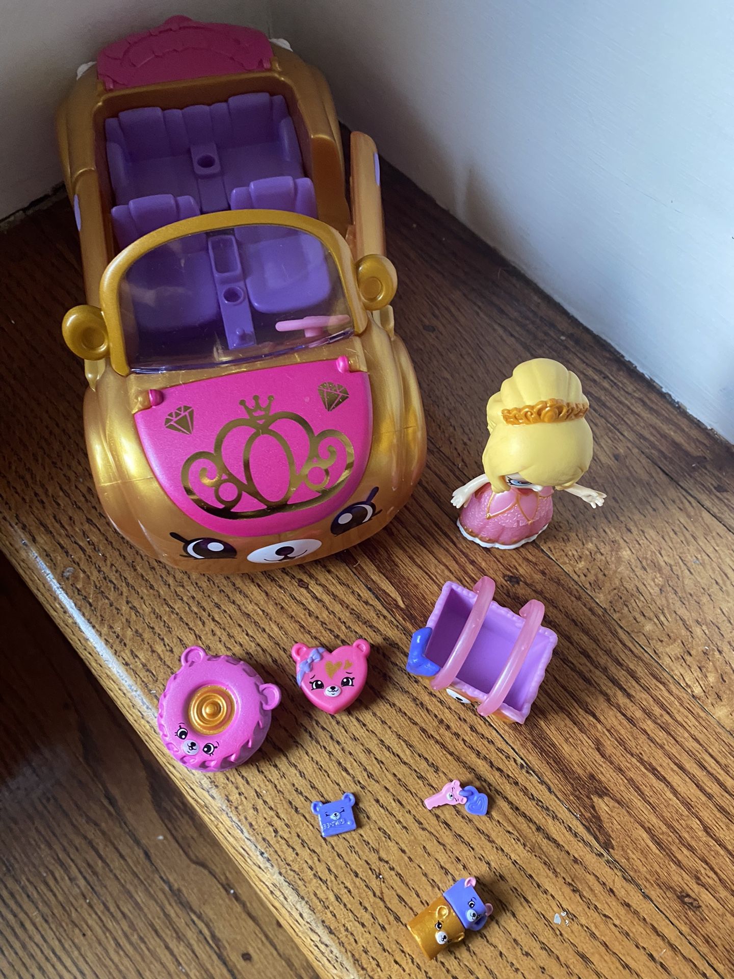 Two Sets Of Shopkins Happy Places Castle and Convertible