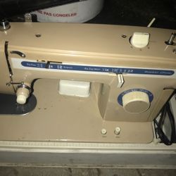 zigzag sewing machine jc penny  old but goodie 