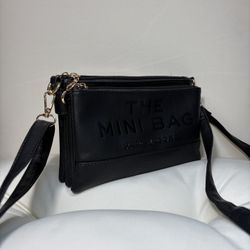 Handbag 👜  Swipe For More Pictures 