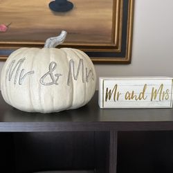 Mr And Mrs Pumpkin And Sign