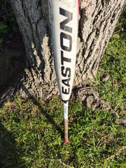 Easton "Double Barrell" ( See Pics) 30 Inch. Located In Glendora.  SEE MY PAGE FOR OTHER BASEBALL EQUIPMENT FOR SALE CHEAP!!!