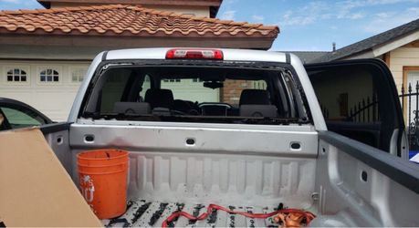 Auto glass windshield