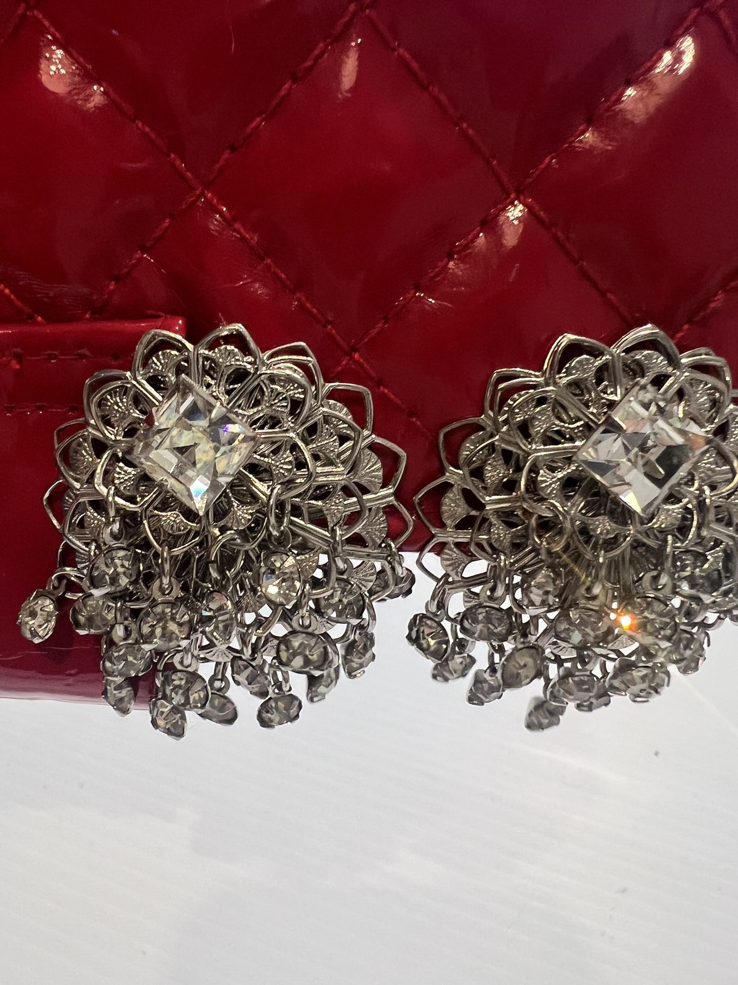 VTG Glam Rhinestone Silver Tone Filigree Dangle Waterfall Clip on Earrings