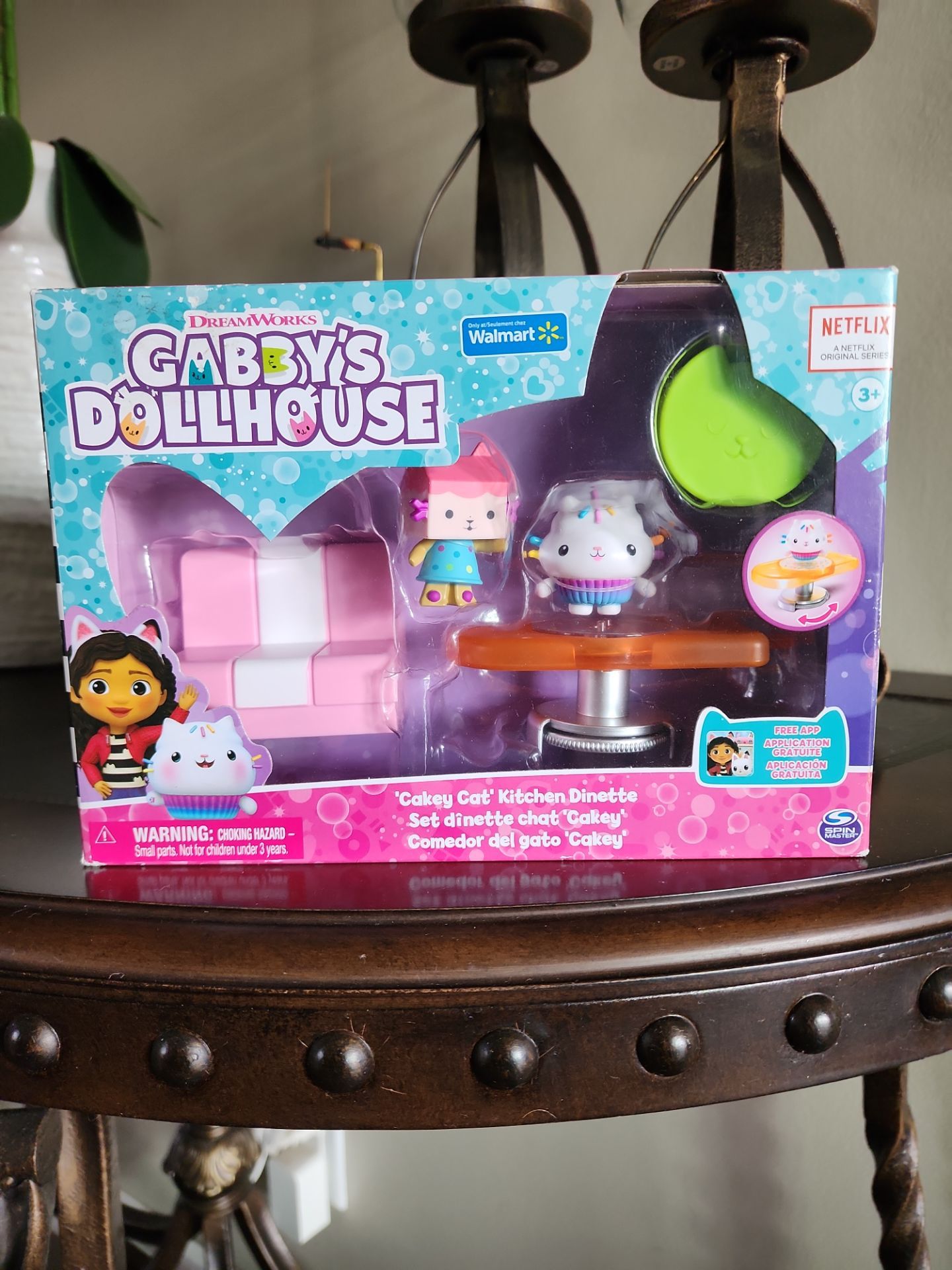Gabby’s Dollhouse (Walmart Exclusive) Kitchen Furniture and Figures