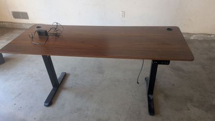 Must Sell Today: Standup Desk