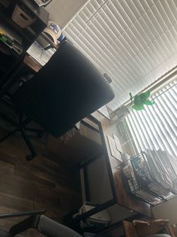 desk L shapped