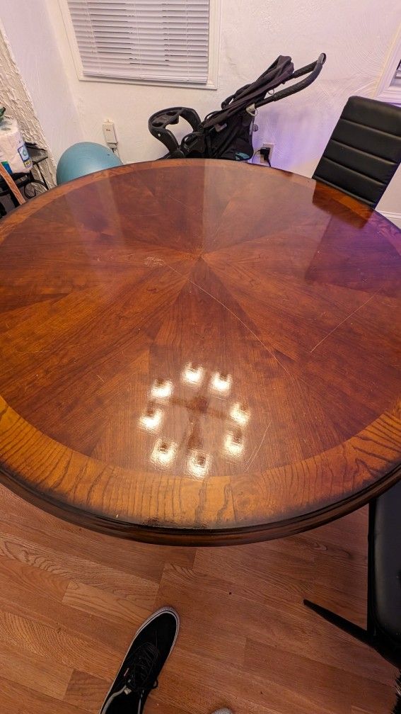 Antique Round Table 