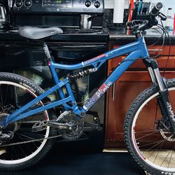 mountain bike diamondback recoil comp full suspension with upgraded rear fox shock and rockshox fork