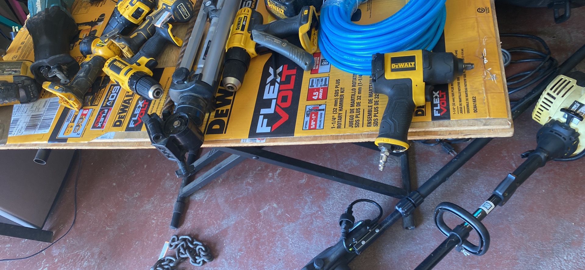 Used tool in good condition, one month warranty, no money is returned, only credit for what you pay. Monday to Friday 7 am a 6 pm open Saturday 7 am
