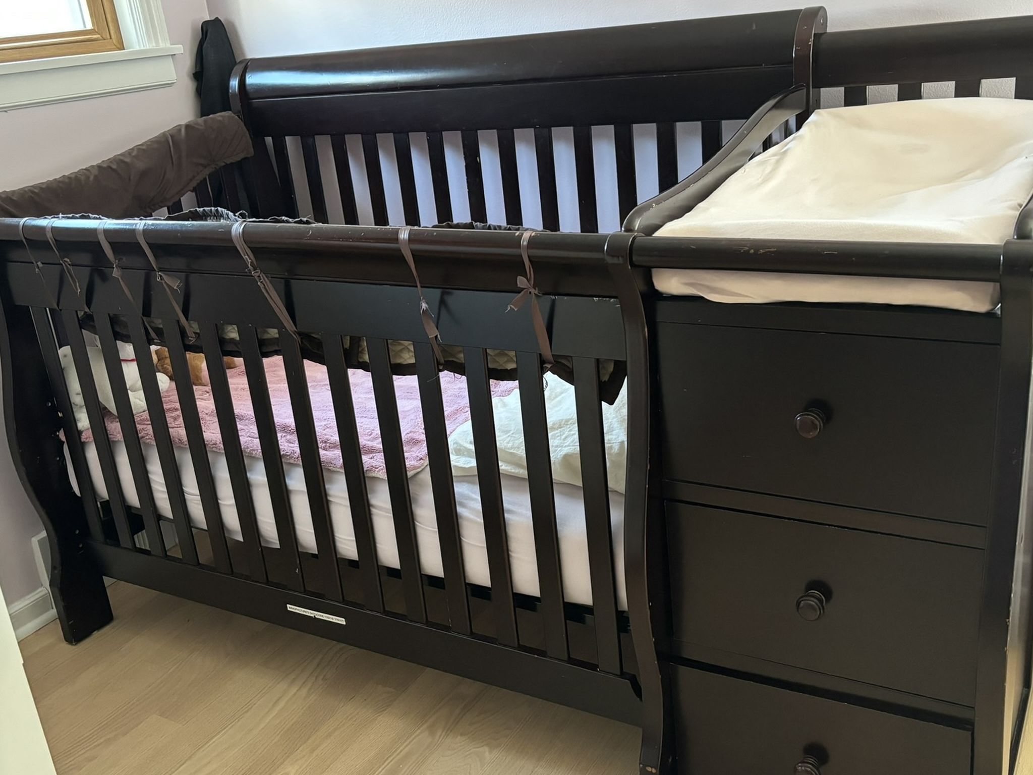 Crib With Changing Table 