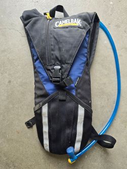 Camelbak Hydration Water Backpack Hiking Travel Trail Black Gray New 2L Bladder
