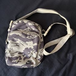 Nike Body Cross Tote Bag 