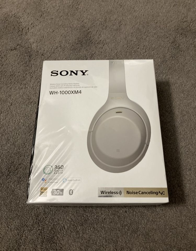 Sony XM4 Noise Cancelling Headphones Platinum Silver Brand New Sealed in Box
