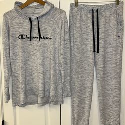 Womens sz M Champion set
