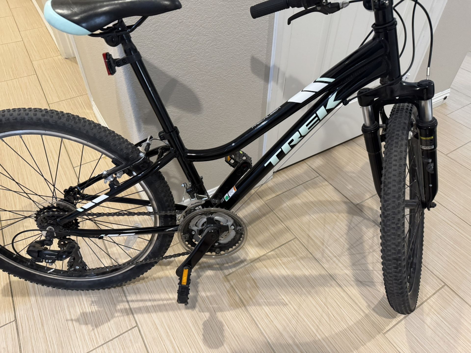 TREK PRECALIBER GIRLS BIKE FOR SALE