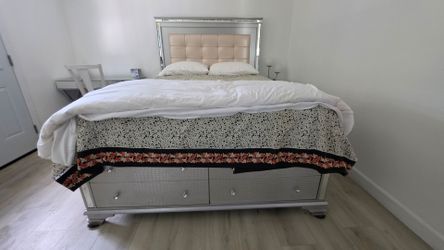 Queen bed