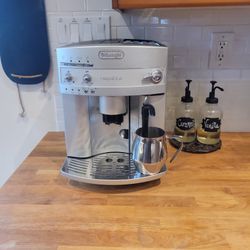 Delonghi Magnifica Espresso Maker ESAM 3300