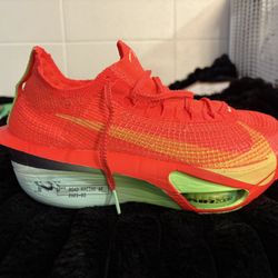 Nike Alpha fly 3 Women's Size 10 Men's Size 8.5