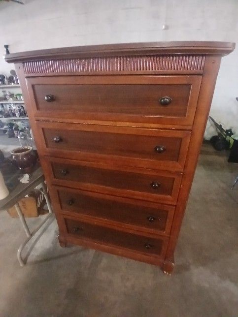 Nice Condition Dresser