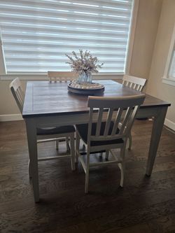 Kitchen Table & Chairs (OBO)
