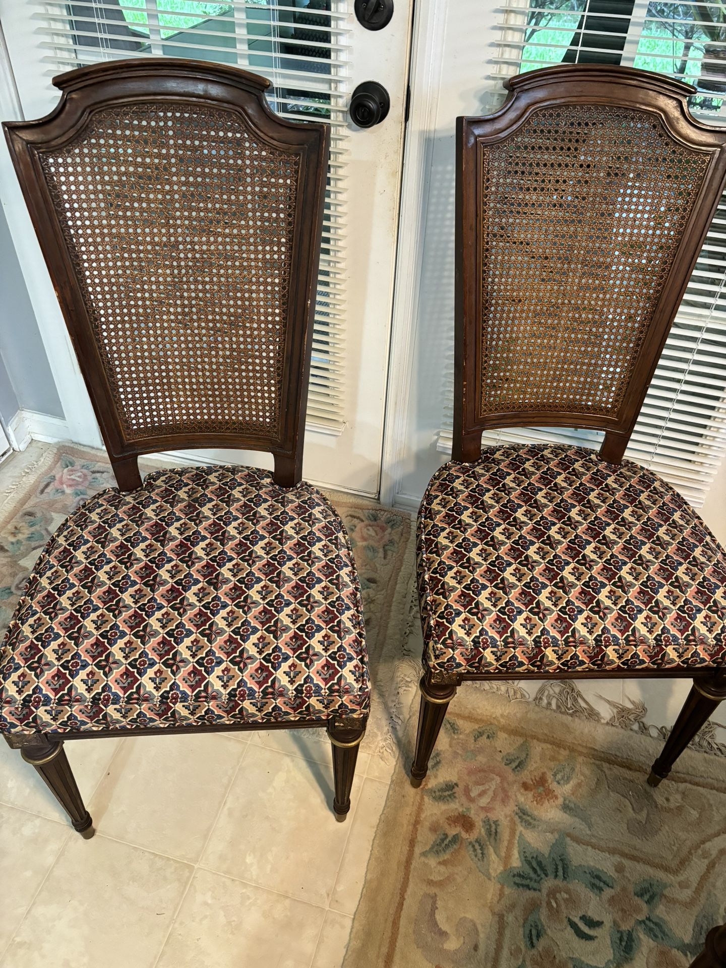 Dining Room Table With 4 Chairs