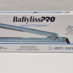 New Blue BABYLISSPRO
Nano Titanium Ultra-Thin Straightening Iron 1 Inch