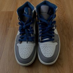 Jordan 1 Mid 