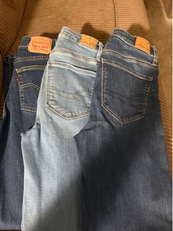 Levi/Amercan Eagle jeans