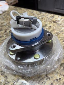 2002 corvette front wheel hub with sensors